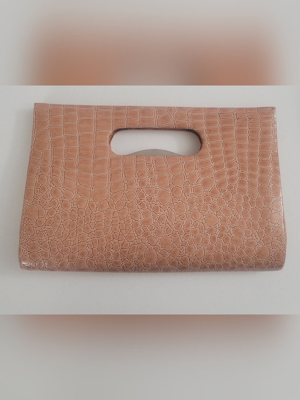 Bijoux Terner Faux Croc Embossed Clutch Purse Taupe Cutout Handle Magnetic